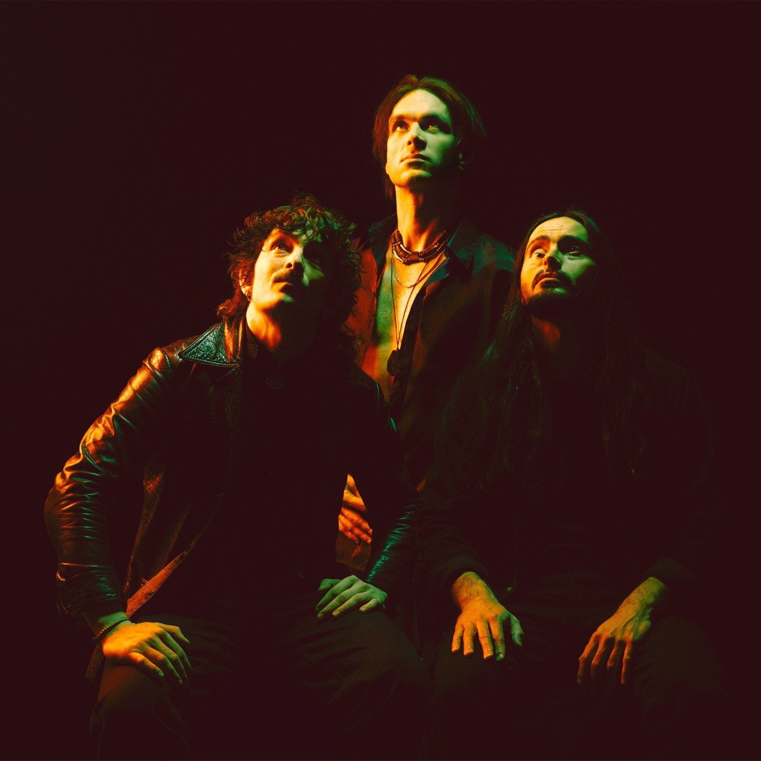 ★ DIRTY SOUND MAGNET en  la Sala Upload (Barcelona) ★ en Sala Upload